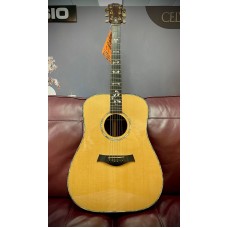 Pre-Owned Taylor 910 Natural 1996