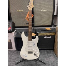 Signed Johnny & Edgar Winter pre-owned No-Name Stratocaster - white