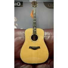 Pre-Owned Taylor 910 Natural 1996